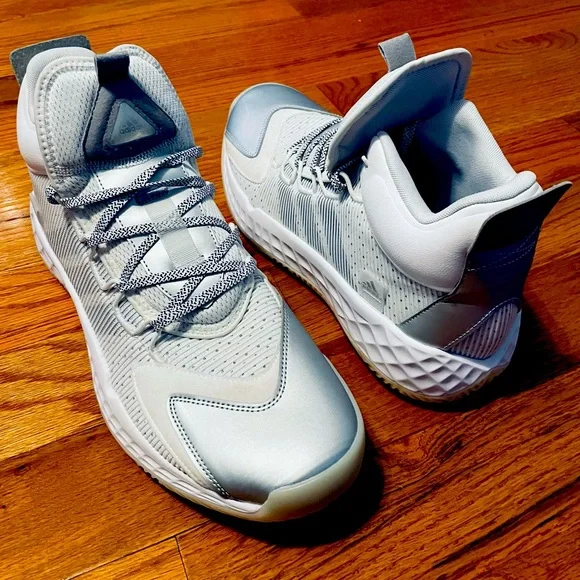 Adidas Pro Boost Mid Mens Basketball Shoes Size 13.5 White Silver FW9511  NEW.